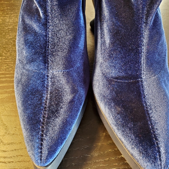 John Fluevog Ishshoes Chatterbox Blue Velvet - Picture 6 of 13